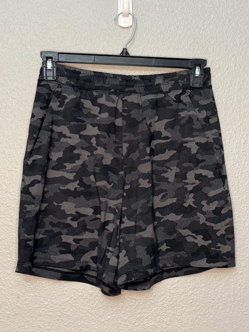 Lululemon | Pace Breaker Short | Variegated Mesh Camo Black | Size Medium